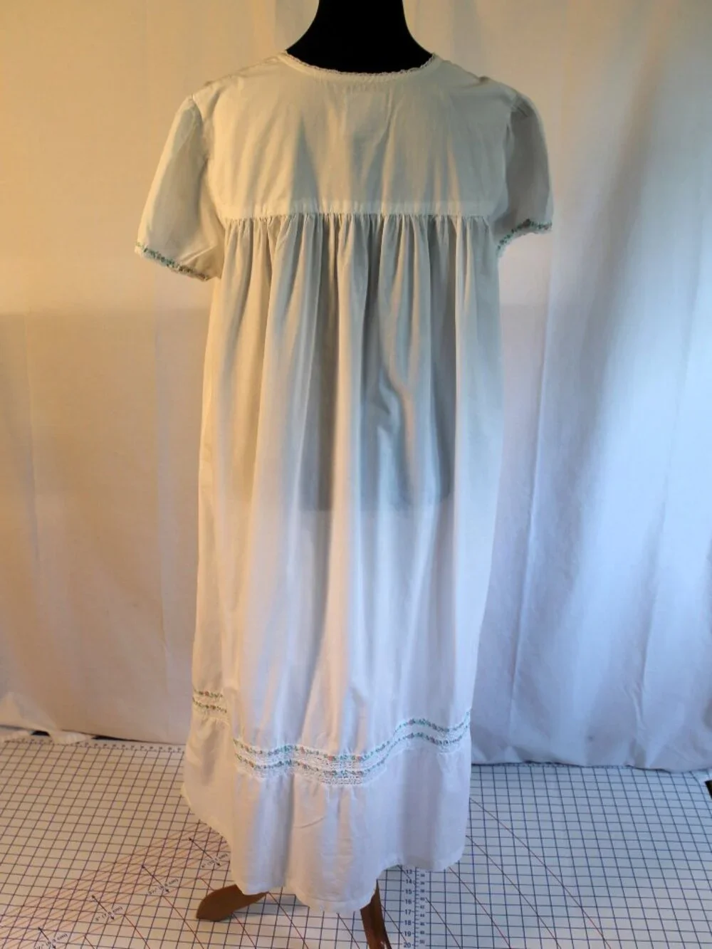 Erika Taylor Country Cottons White Maxi Nightgown Small